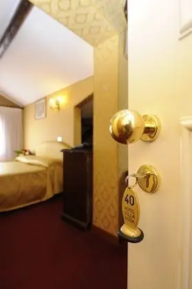 Economy Tek Büyük Yataklı Oda