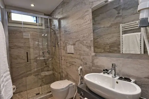 Standard Tek Büyük Yataklı Oda