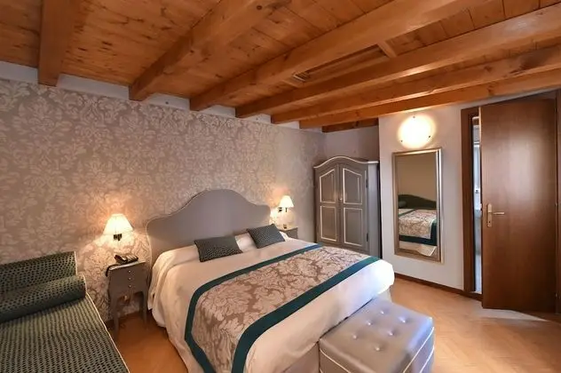 Superior Tek Büyük veya İki Ayrı Yataklı Oda