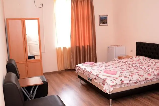 Family Tek Büyük Yataklı Oda