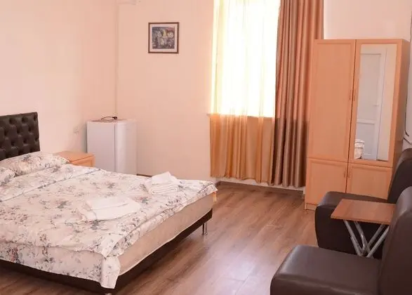 Family Tek Büyük Yataklı Oda