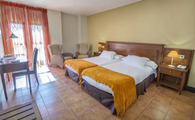 1 Çift Kişilik Veya 2 Tek Kişilik Yatak Superior