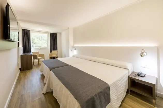 Standard Dört Kişilik Oda