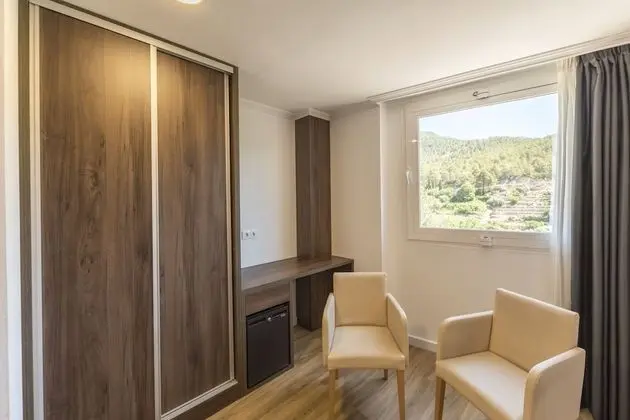 Standard Tek Büyük veya İki Ayrı Yataklı Oda, Nehir Manzaralı