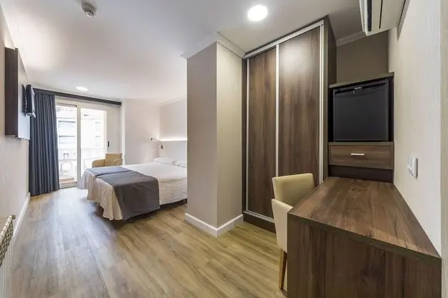 Standard Tek Büyük Yataklı Oda