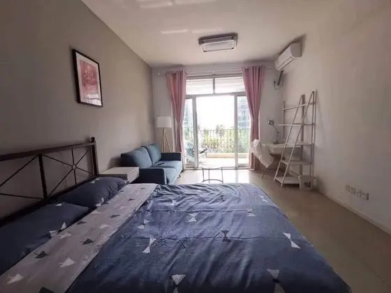 Tek Büyük Yataklı Oda, Ortak Banyo
