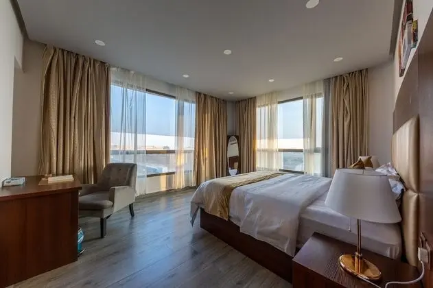 Deluxe Tek Büyük Yataklı Oda