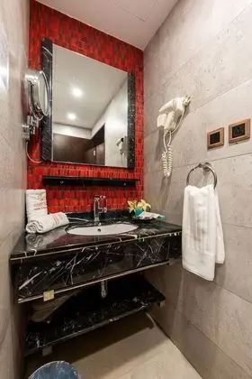 Deluxe Tek Büyük Yataklı Oda