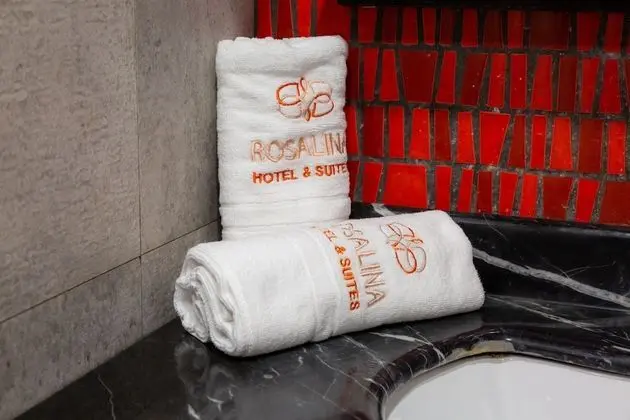 İki Ayrı Yataklı Oda, Ortak Banyo