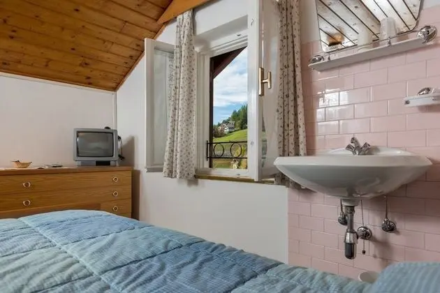Tek Büyük Yataklı Oda, Ortak Banyo