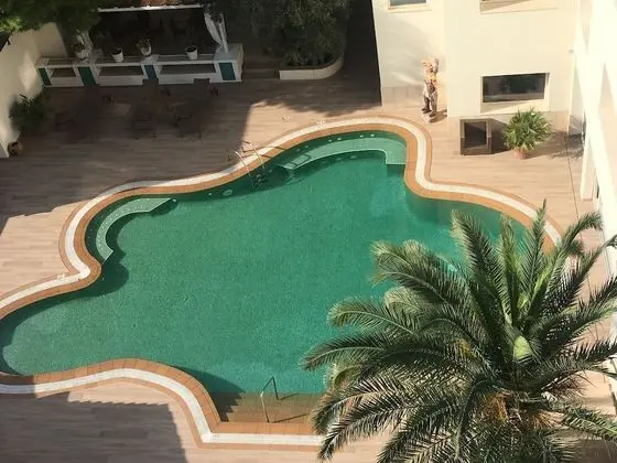 Tek Büyük Yataklı Oda, Havuz Manzaralı (or Natural Solarium view)