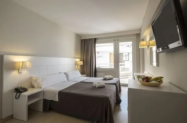 Basic İki Ayrı Yataklı Oda