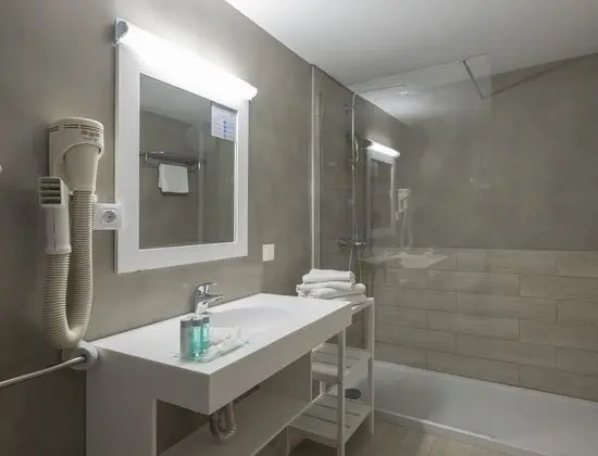 Basic İki Ayrı Yataklı Oda