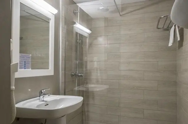 Tek Büyük veya İki Ayrı Yataklı Oda, Deniz Manzaralı