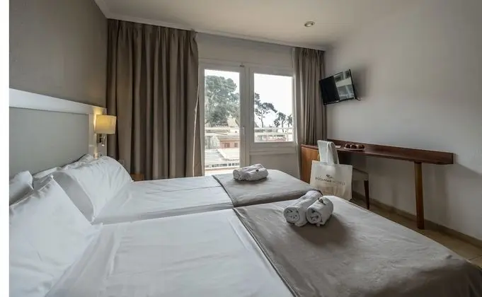 Tek Büyük veya İki Ayrı Yataklı Oda, Teras, Deniz Manzaralı