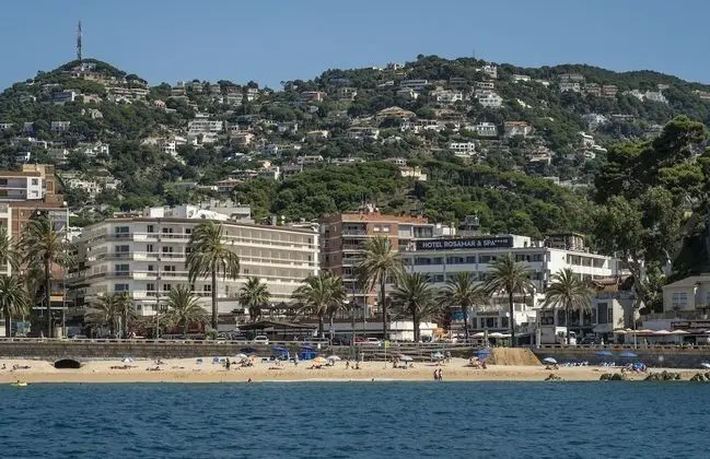 Tek Büyük veya İki Ayrı Yataklı Oda, Teras, Deniz Manzaralı