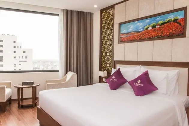 Deluxe Tek Büyük Yataklı Oda, Kısmi Deniz Manzarası