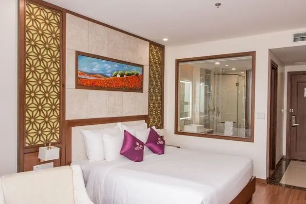 Deluxe Tek Büyük Yataklı Oda, Kısmi Deniz Manzarası