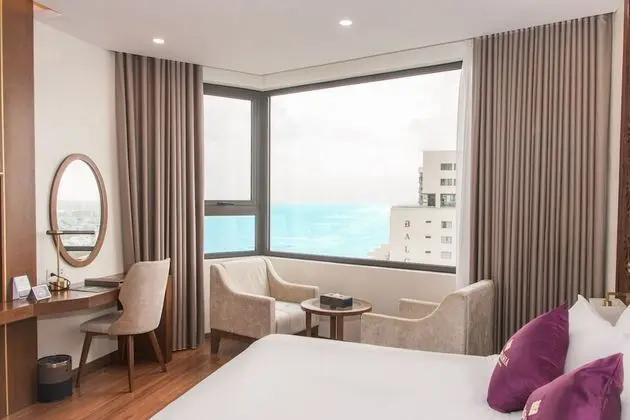 Deluxe Tek Büyük Yataklı Oda, Kısmi Deniz Manzarası