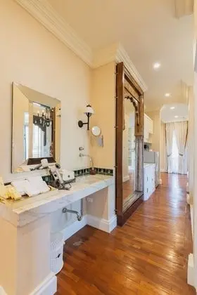 Honeymoon Villa