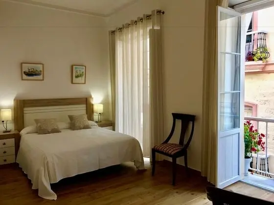 Studio With Queen Bed and Balconies