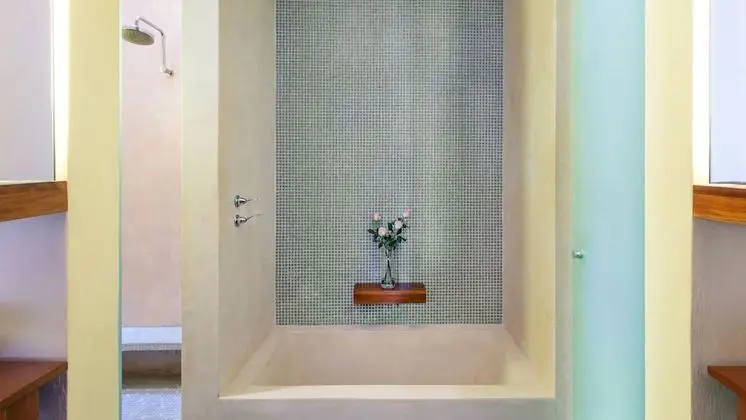 Deluxe Oda, 1 En Büyük (King) Boy Yatak (Indoor Bathtub)