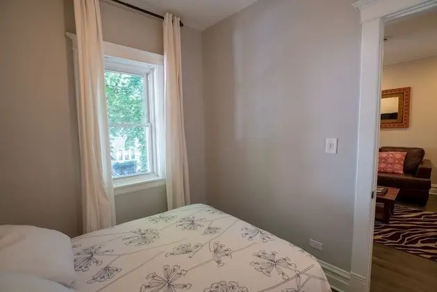 Standard Apart Daire, Özel Banyo (Hamlin Park #2)