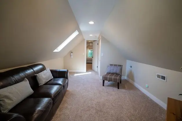Standard Apart Daire, Özel Banyo (Hamlin Park #2)