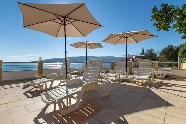 Apart Daire (Rose - 30 m from the beach - A2(2+1))