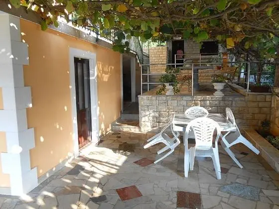 Apart Daire (Rose - 30 m from the beach - A4(2+1))