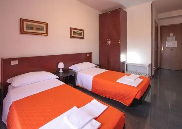 Tek Büyük veya İki Ayrı Yataklı Oda