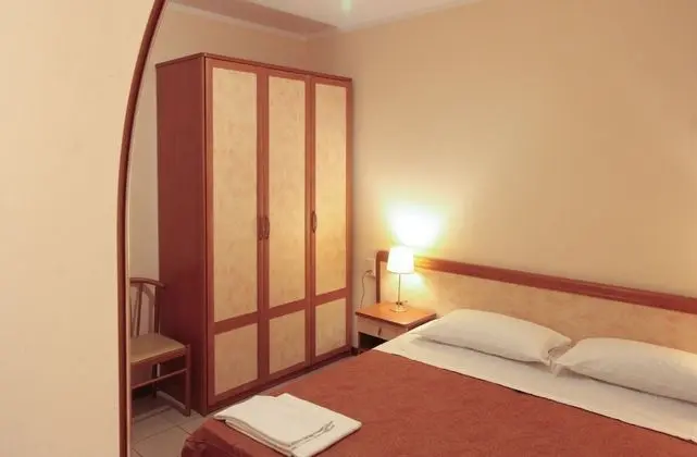 Tek Büyük veya İki Ayrı Yataklı Oda