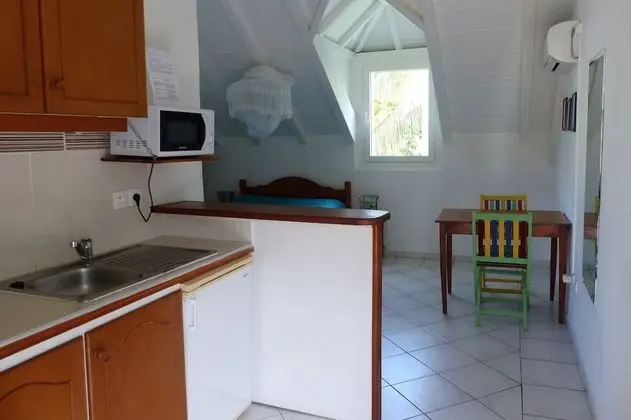 Stüdyo, Bahçe Manzaralı