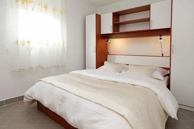 Comfort Apart Daire, 2 Yatak Odası, Bahçe Manzaralı, Bahçeli