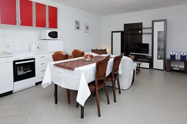 Comfort Apart Daire, 2 Yatak Odası, Bahçe Manzaralı, Bahçeli