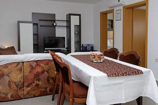 Comfort Apart Daire, 2 Yatak Odası, Bahçe Manzaralı, Bahçeli