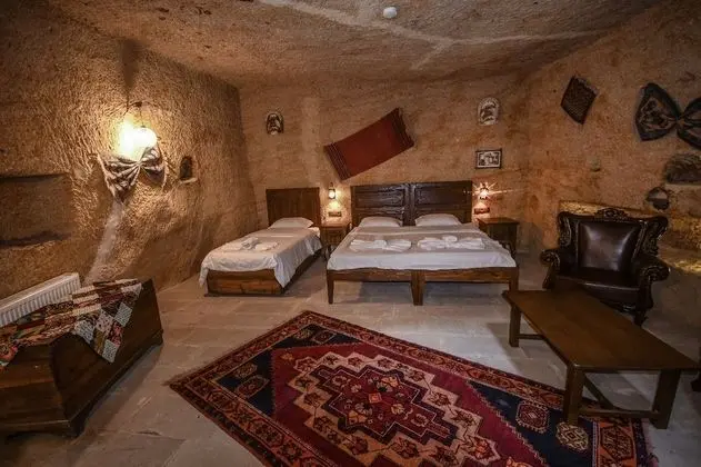 Üç Kişilik Oda