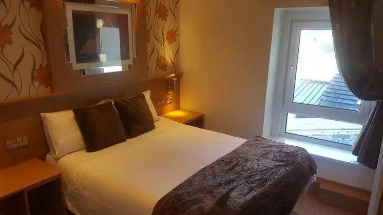 Tek Büyük Yataklı Oda (Small)