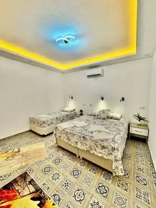 Balkonlu 2 yatak odası aile stüdyo