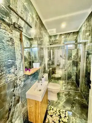 Balkonlu 2 yatak odası aile stüdyo