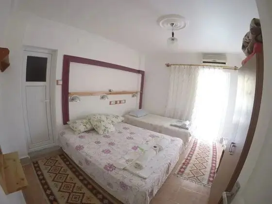 Balkonlu Standart üç kişilik oda