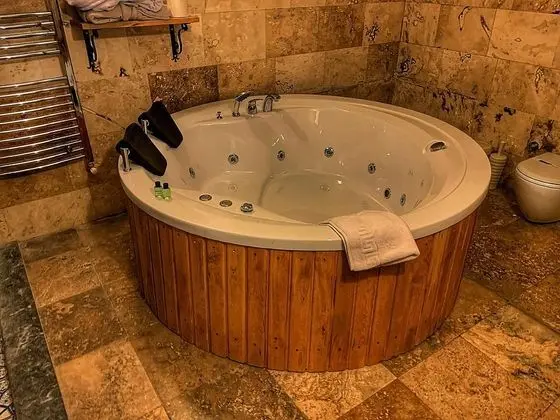Jakuzili ve Şömineli Deluxe Oda, Veranda Manzaralı, Giriş Katı
