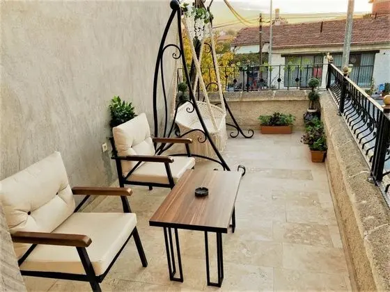 Standart Taş Oda, Kara Manzaralı, Balkonlu