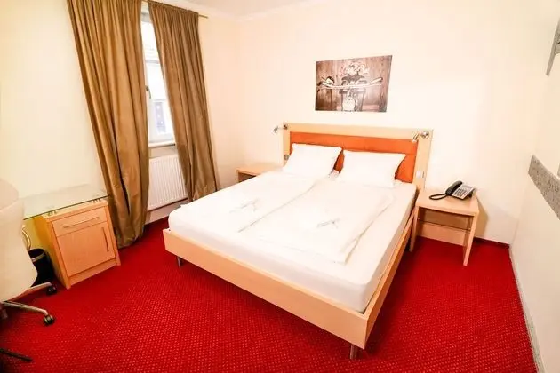 Comfort Tek Büyük Yataklı Oda