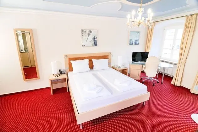 Deluxe Tek Büyük veya İki Ayrı Yataklı Oda