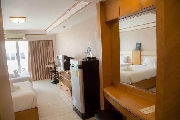 Standard Studio Twin Bed room