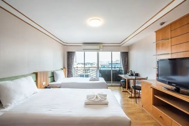 Standard Studio Twin Bed room