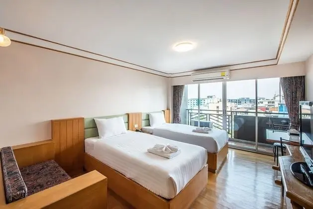 Standard Studio Twin Bed room