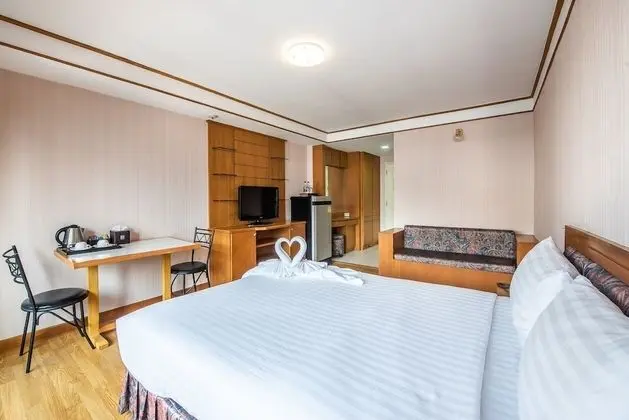 Superior Studio Queen bed room