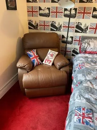 Tek Büyük Yataklı Oda, Ortak Banyo (1)